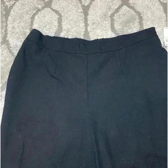 CeCe Essentials Black Crop pants size 2X NEW - Picture 3 of 10